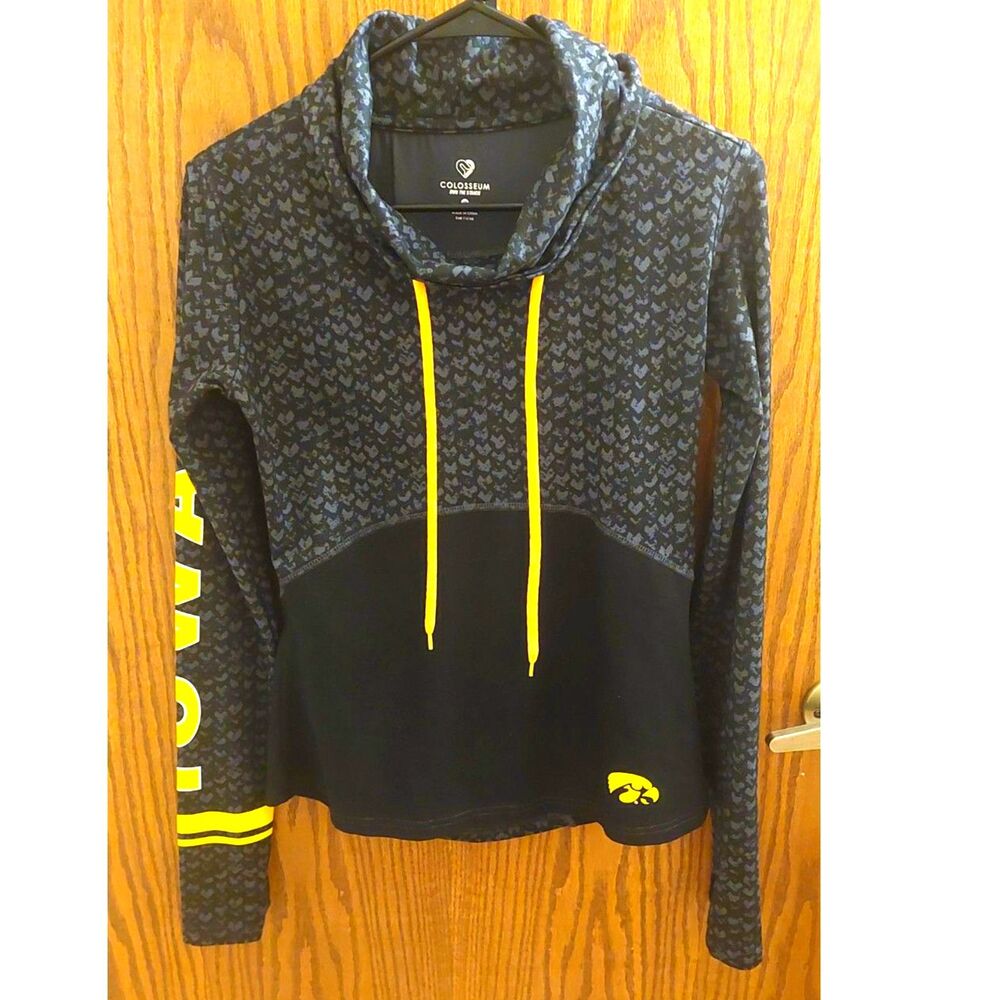 Colosseum Iowa Hawkeyes Cowl Neck Performance Running Hoodie Top Small